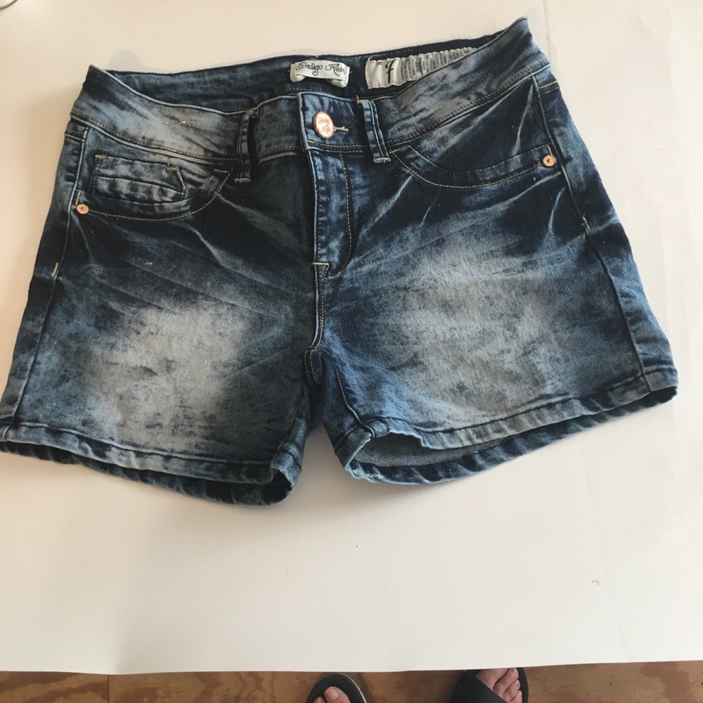 Indigo Rein acid wash jean shorts